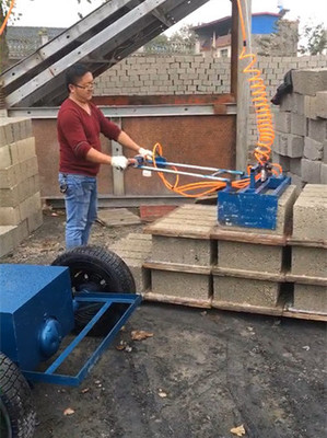 免燒磚抱磚機(jī)